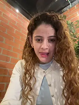 alana15 即時 XXX 聊天