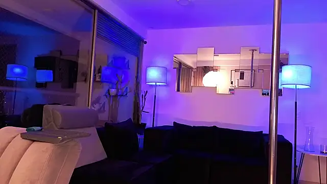 mandi4pole_ Chat XXX live