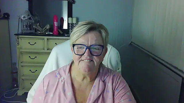 BridgetBlueEyes' Live XXX Chat