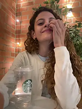 alana15: онлайн-секс-чат