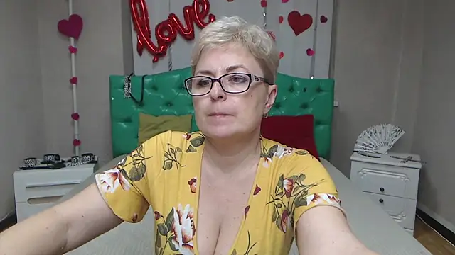 EmiliaGree 라이브 XXX 채팅