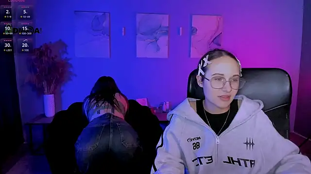 mona_cloud's Live XXX Chat