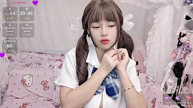 9aunatiis live XXX chat