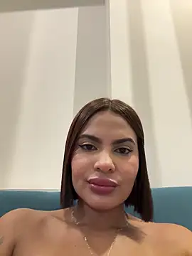 Irina_Velvett élő XXX-chatje