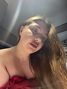 bonnie_boobies élő XXX-chatje