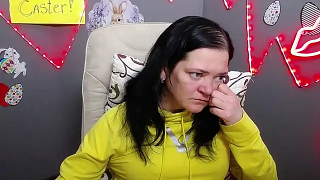 LauraFinnのライブXXXチャット