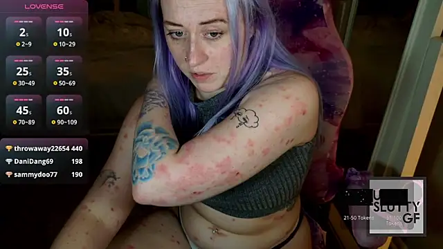 Chat +18 de ursluttygf ao vivo