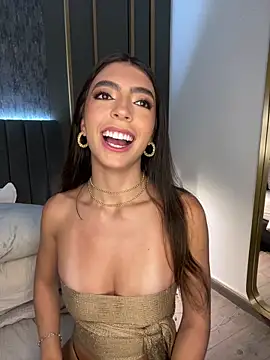 Ninaa_Rosee Chat XXX in diretta