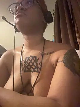 nickytheehawtie 现场XXX聊天