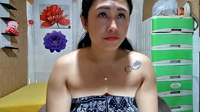 Filipina_Desire Adlı Modelin Canlı XXX Sohbeti