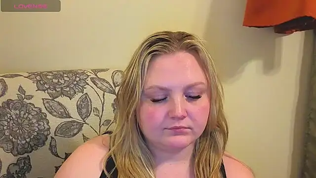 PhatAssBlond's Webcam Show