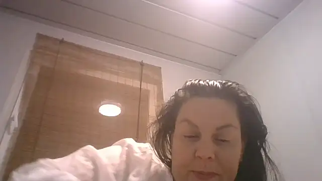 fulloferotic Adlı Modelin Canlı XXX Sohbeti