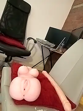 THE_CHEEKY_ALPHA's Live XXX Chat