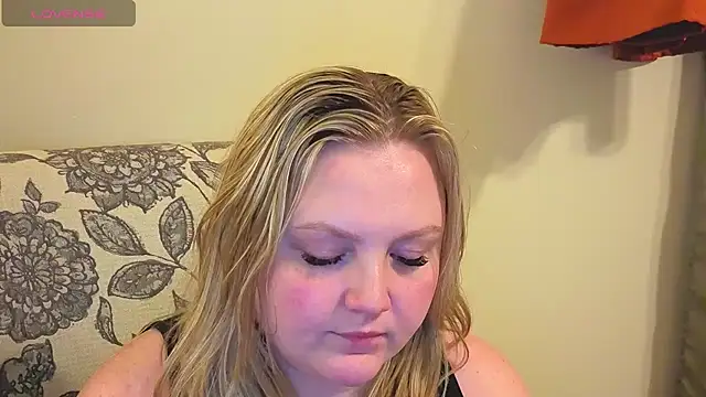 PhatAssBlond's Webcam Show