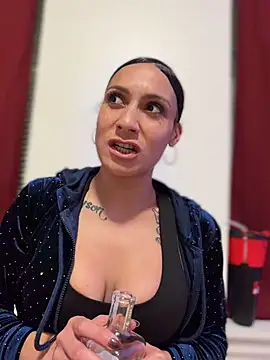 FerrariFrench: онлайн-секс-чат