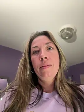 MiraKisss – Naživo XXX chat