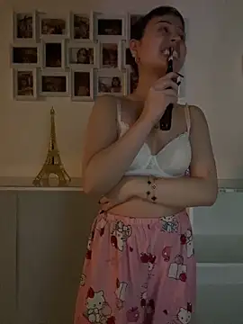 Chat XXX en directo de Just-Lilly