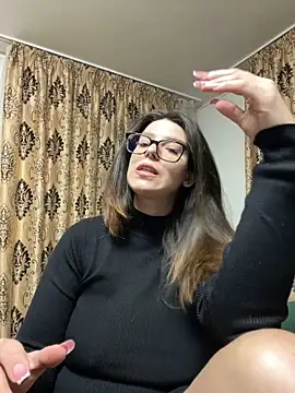 NadiraNoor Chat XXX live