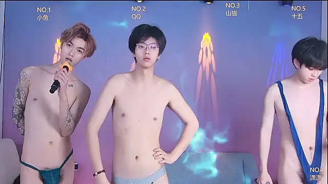 Show modela NTN-lucky na web-kameri