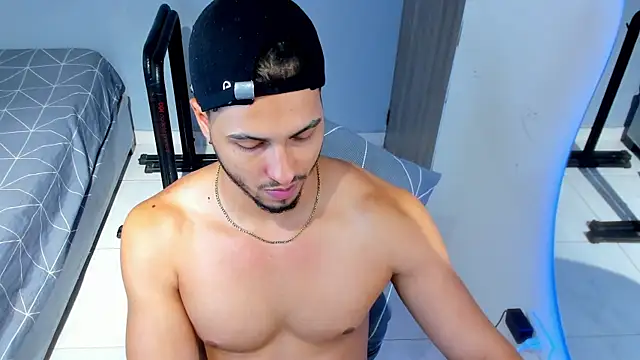 Kris_Khalifa69 网络视讯表演