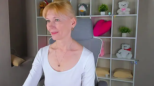 Julie_Lucas Chat XXX live