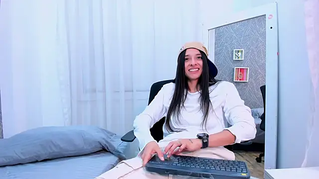 ViictoriiaSaenz Chat XXX live