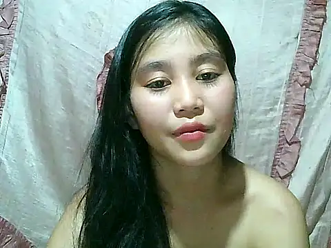 Pokazy przed kamerką – SexyAsianPussy4u