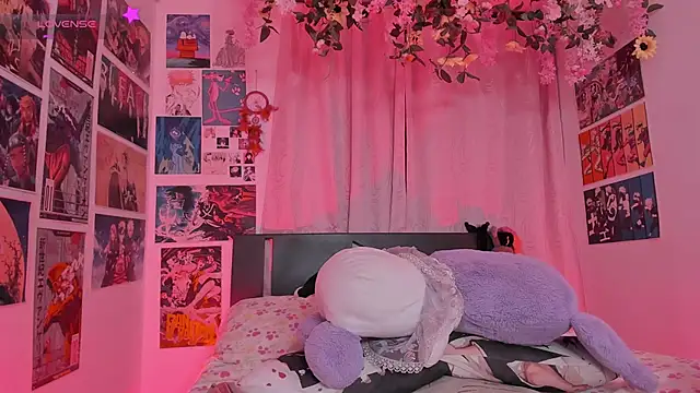 MissCurvyTop's Live XXX Chat