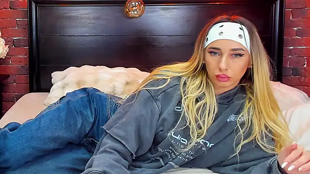 ChristynaRoss Chat XXX in diretta