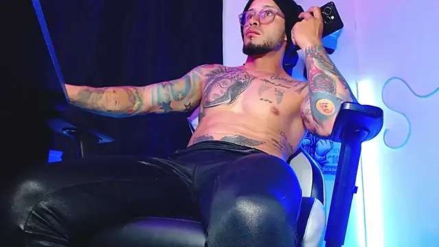 Вебкам-шоу sebastian_horny