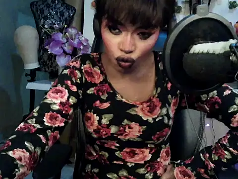 Anaconda2350 – Naživo XXX chat