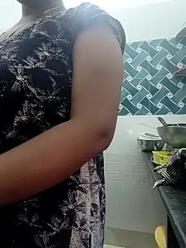 Hot-Tinaa Chat XXX in diretta