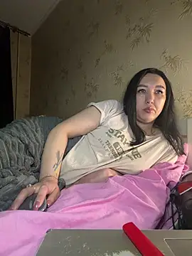 Naughtbaby_2025: онлайн-секс-чат