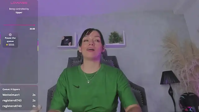 EmiliaRose_'s Live XXX Chat