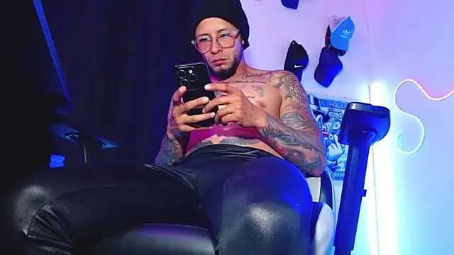 دردشة sebastian_horny الجنسية المباشرة