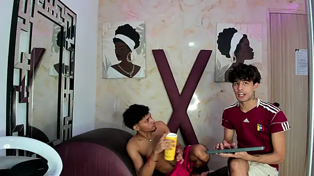 Show modela PRETTY_COCK1 na web-kameri