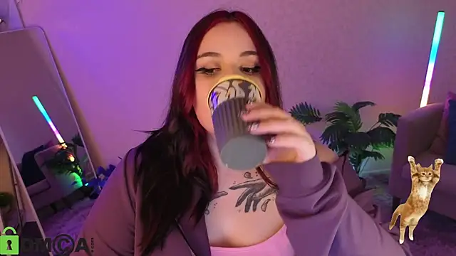 Mia_R0ss Chat XXX in diretta