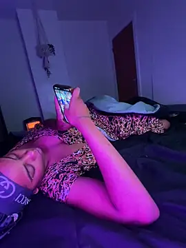 TheRealOshunQueen's Live XXX Chat