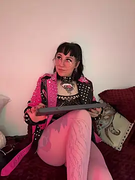 Chatroom XXX en direct de Ravenna666_