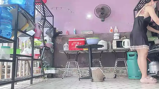 LinhChi_9x's Live XXX Chat