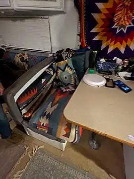 SheIsSomething 即時 XXX 聊天