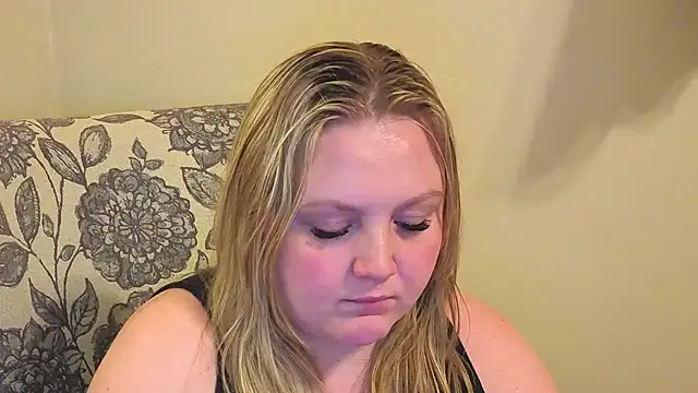 PhatAssBlond's Webcam Show