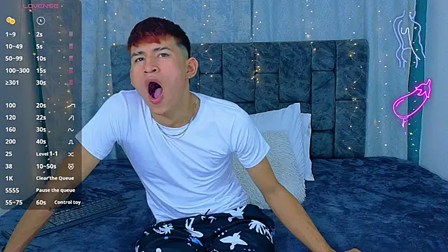 Онлайн чат XXX NicolasTorrez