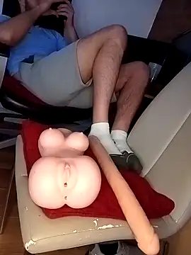 Chatroom XXX en direct de THE_CHEEKY_ALPHA