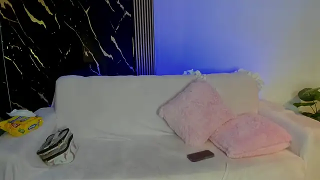 Kira_queeen – webcam-show