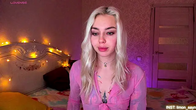 LillyMoure_: онлайн-секс-чат