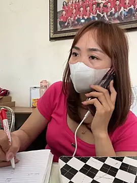 Bana-gibee live XXX chat