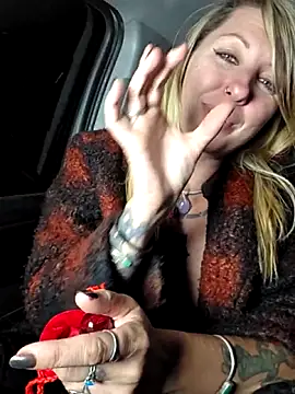 SheIsSomething's Webcam Show