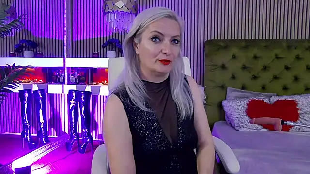 LadyTouch's Live XXX Chat