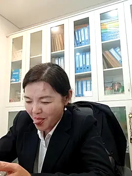 ialnuyoa_h 即時 XXX 聊天